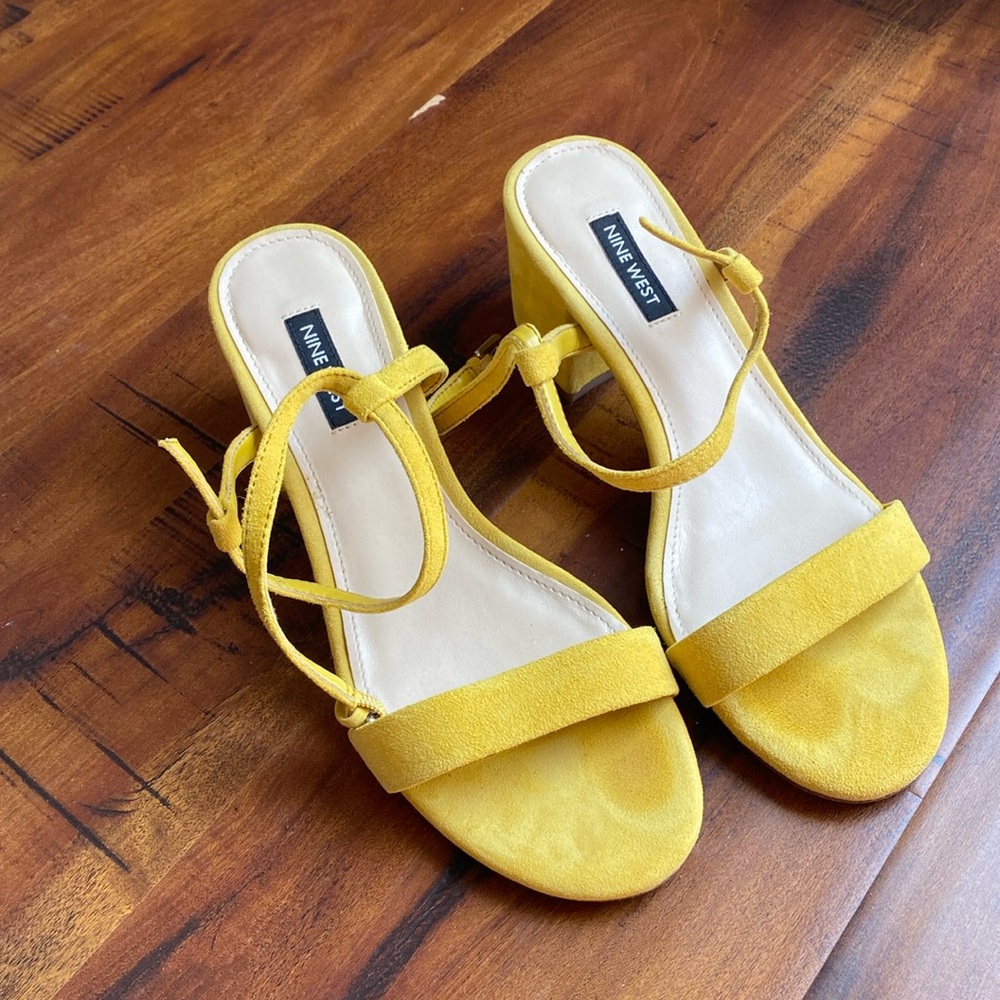 Nine West Pruce Texture Block Heel Women Sandals Yellow Suede Size 7.5